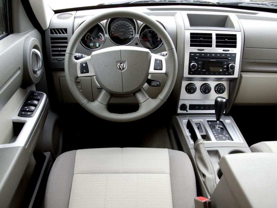 Торпедо Dodge Nitro 2006 года  (EU) (фото 6 из 19)